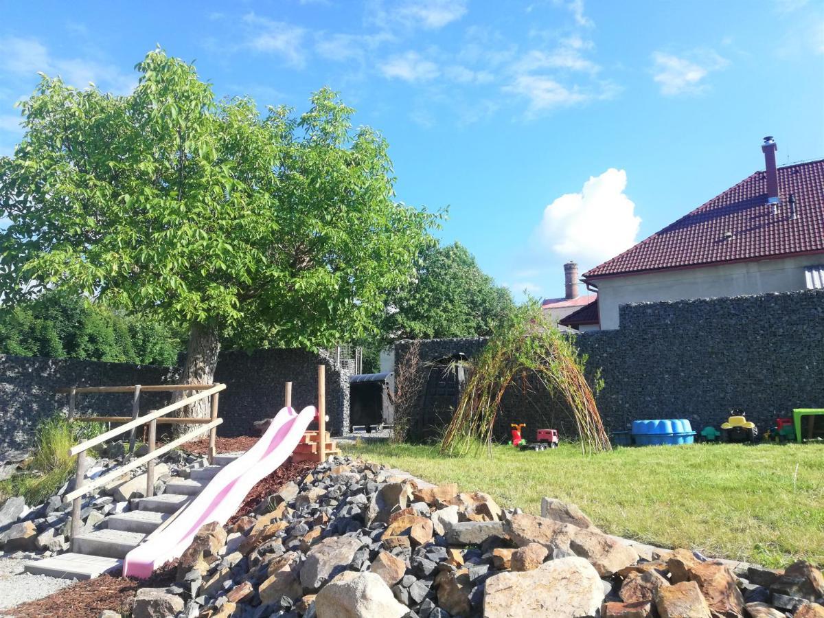 Apartmany Pod Capy, Nasavrky Bagian luar foto